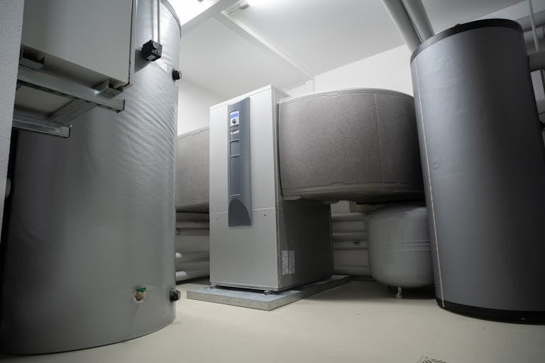 Pompe à chaleur géothermique : prix, avantages et pièges en 2026