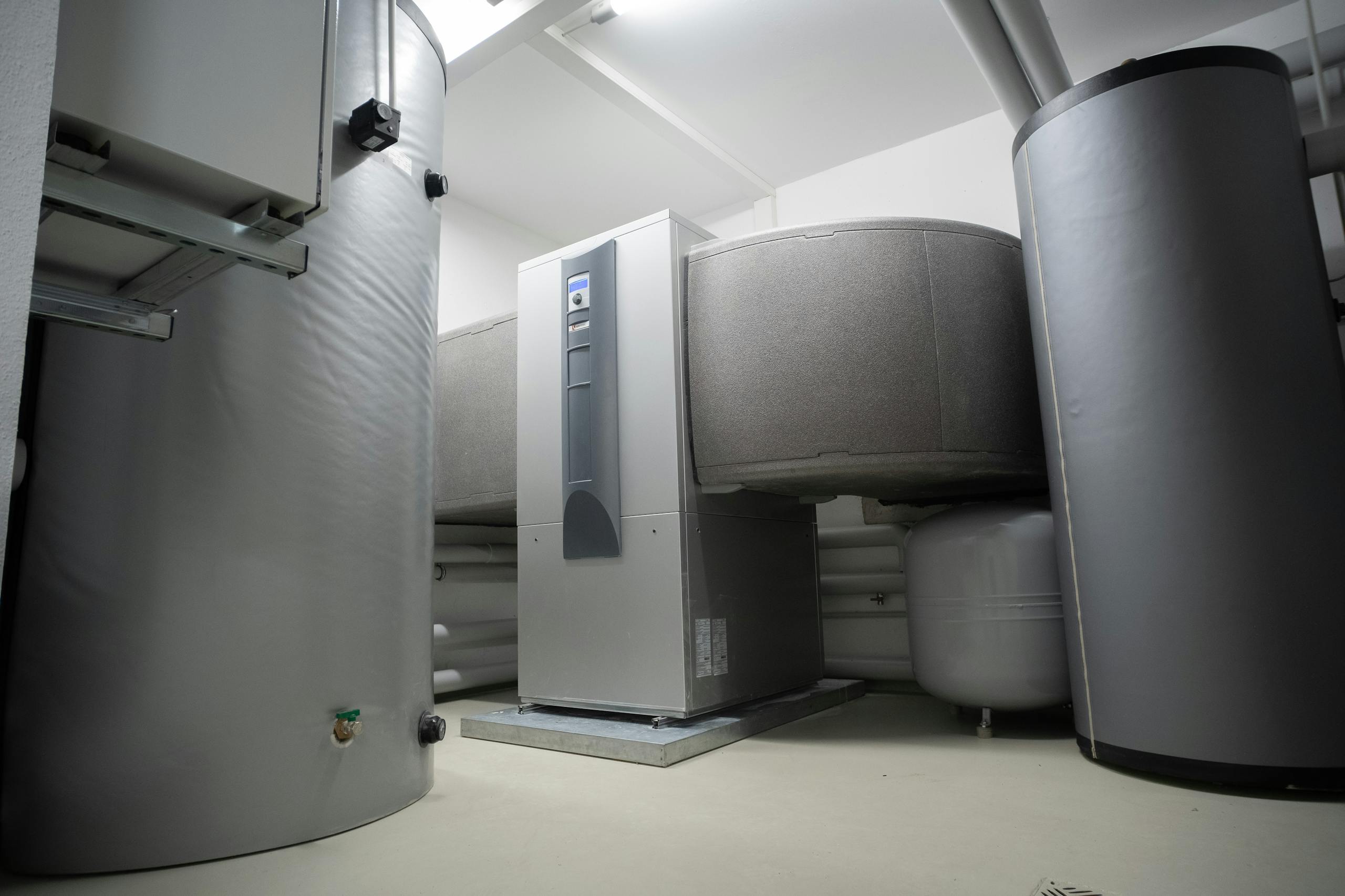 Pompe à chaleur géothermique avec système de capteurs horizontaux enterrés