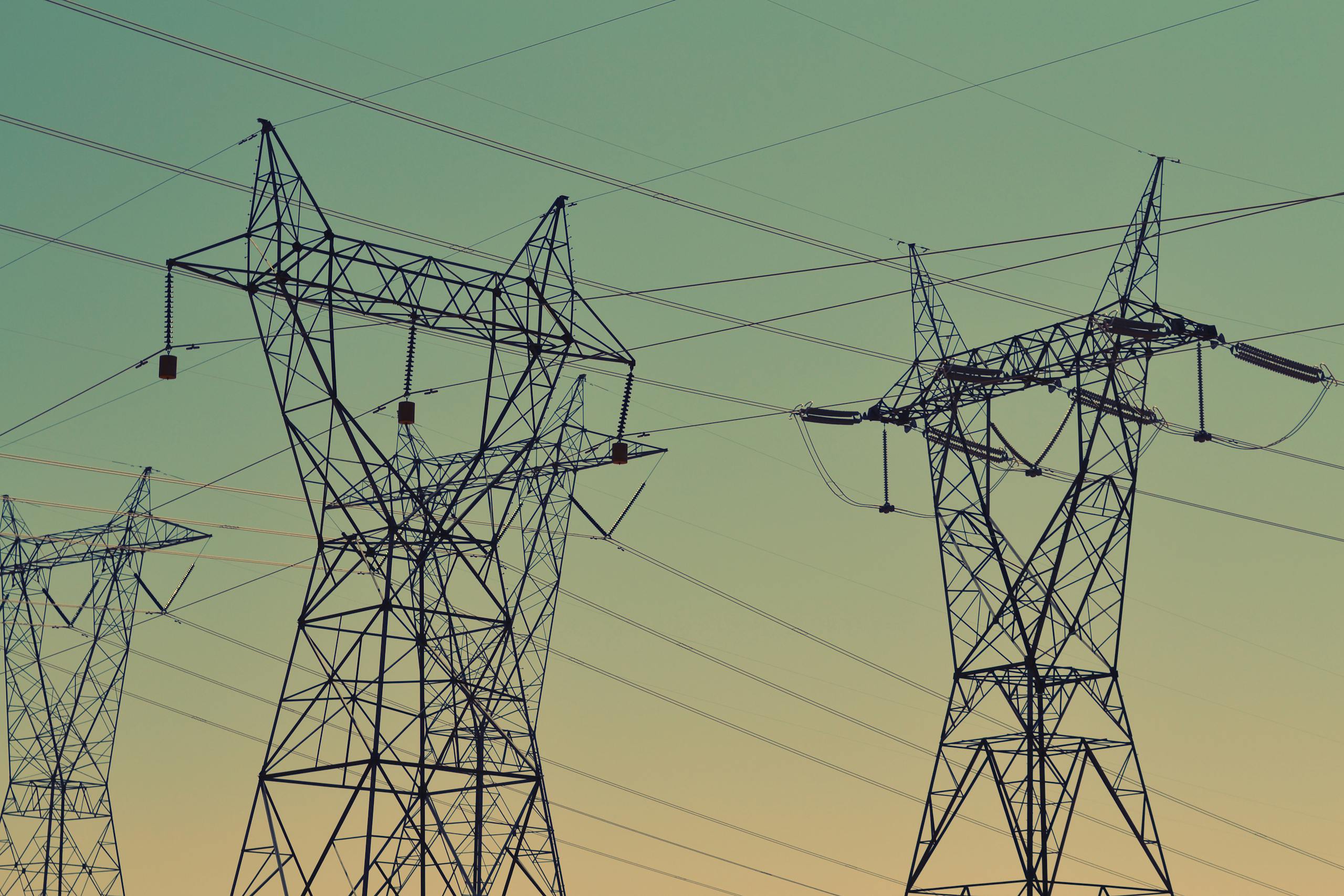 Réseau électrique français : pylônes de transport à haute tension